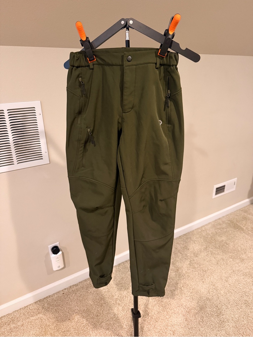 Women’s Olive Green Wind-Proof, Water Resistant, Insulated Cargo Pants - Picture 7 of 7